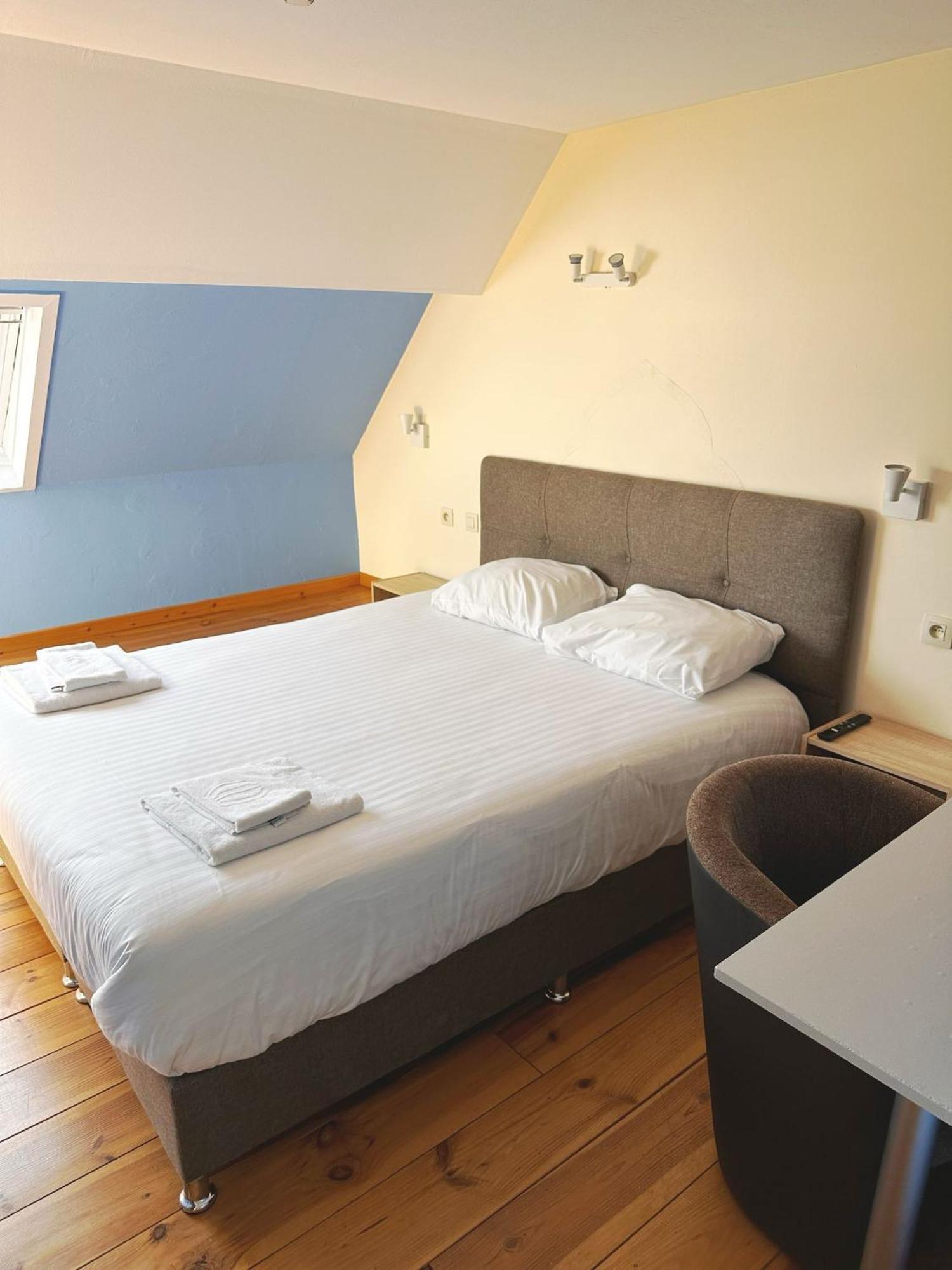 At-Pacific-Hotel Βαβρ Εξωτερικό φωτογραφία