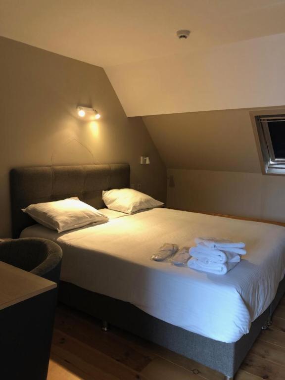 At-Pacific-Hotel Βαβρ Εξωτερικό φωτογραφία
